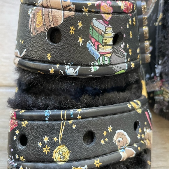 Crocs x Harry Potter x Vera Bradley Cozy fur lined sandals - Picture 6 of 10